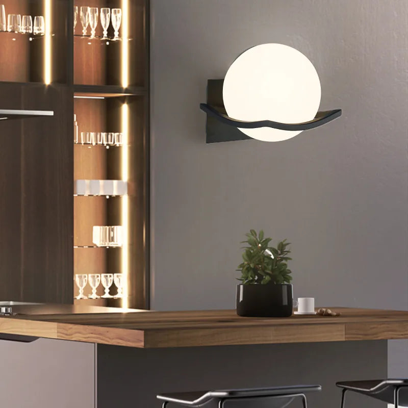Makar Wall Light