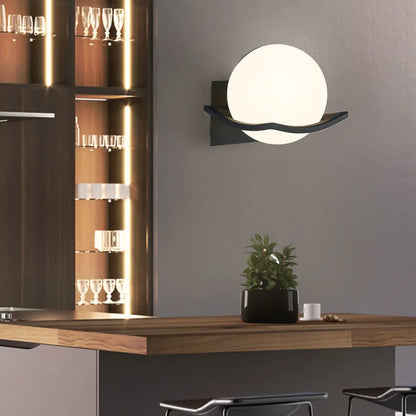 Makar Wall Light